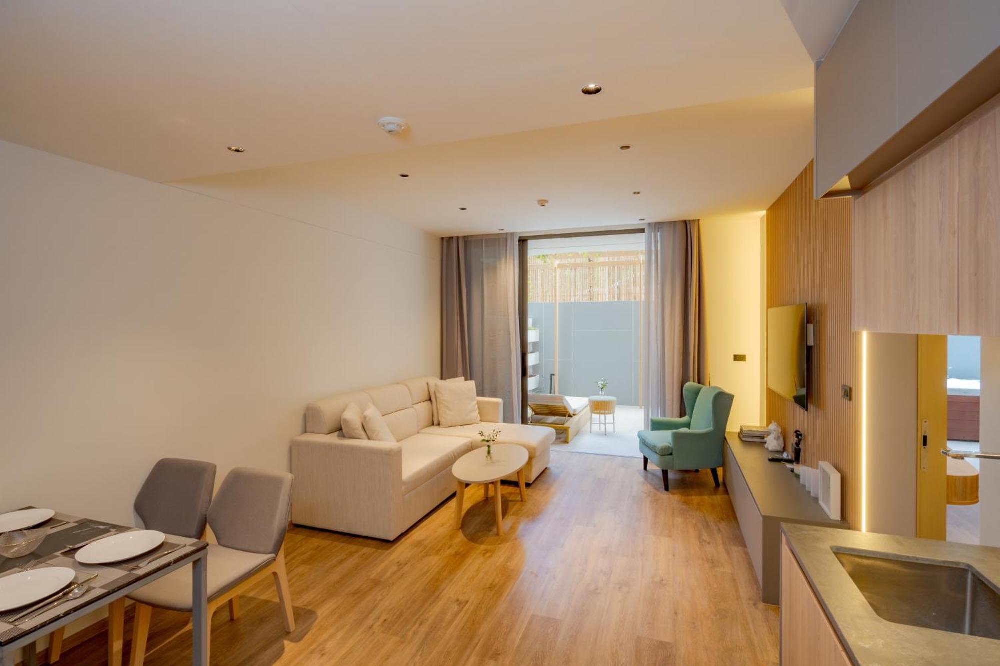 La Green Hotel And Residence شاطئ بانغ تاو المظهر الخارجي الصورة